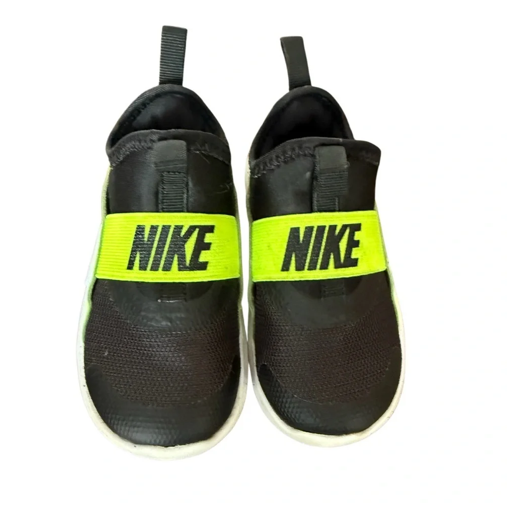 Nike Flex Runner 4 Kids Black and Bright Yellow Sneakers-Size 7